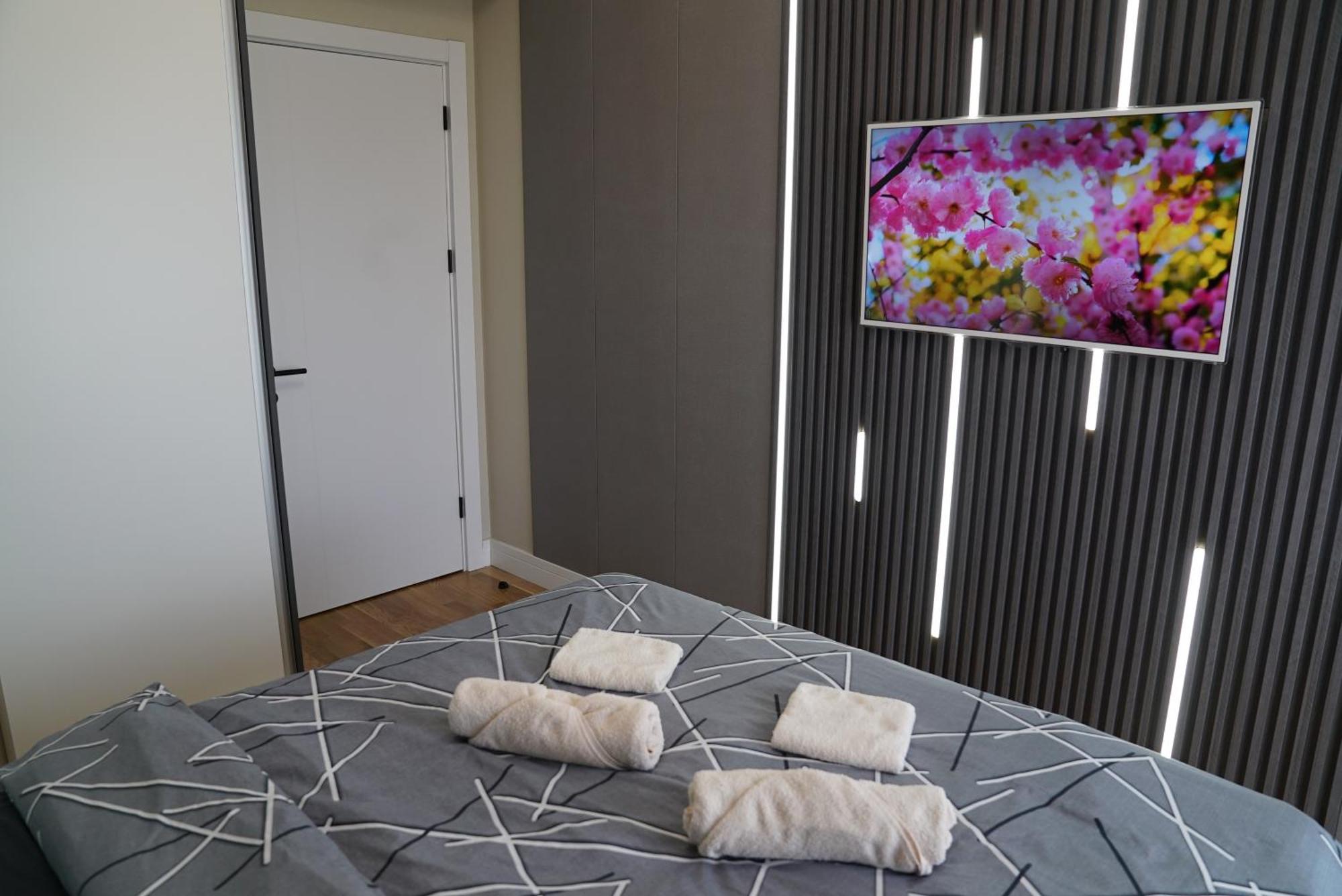 Diamond 72 Apartment , Skopje City - Center, Diamond Residences, Free Parking Buitenkant foto